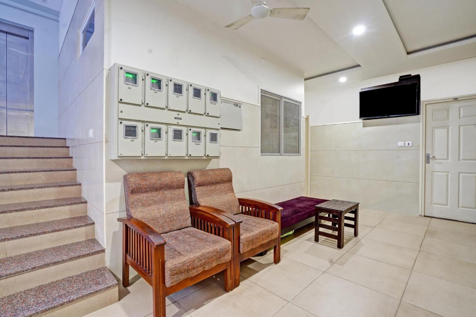 Collection O White House Pearl Hotel Kochi Exterior photo